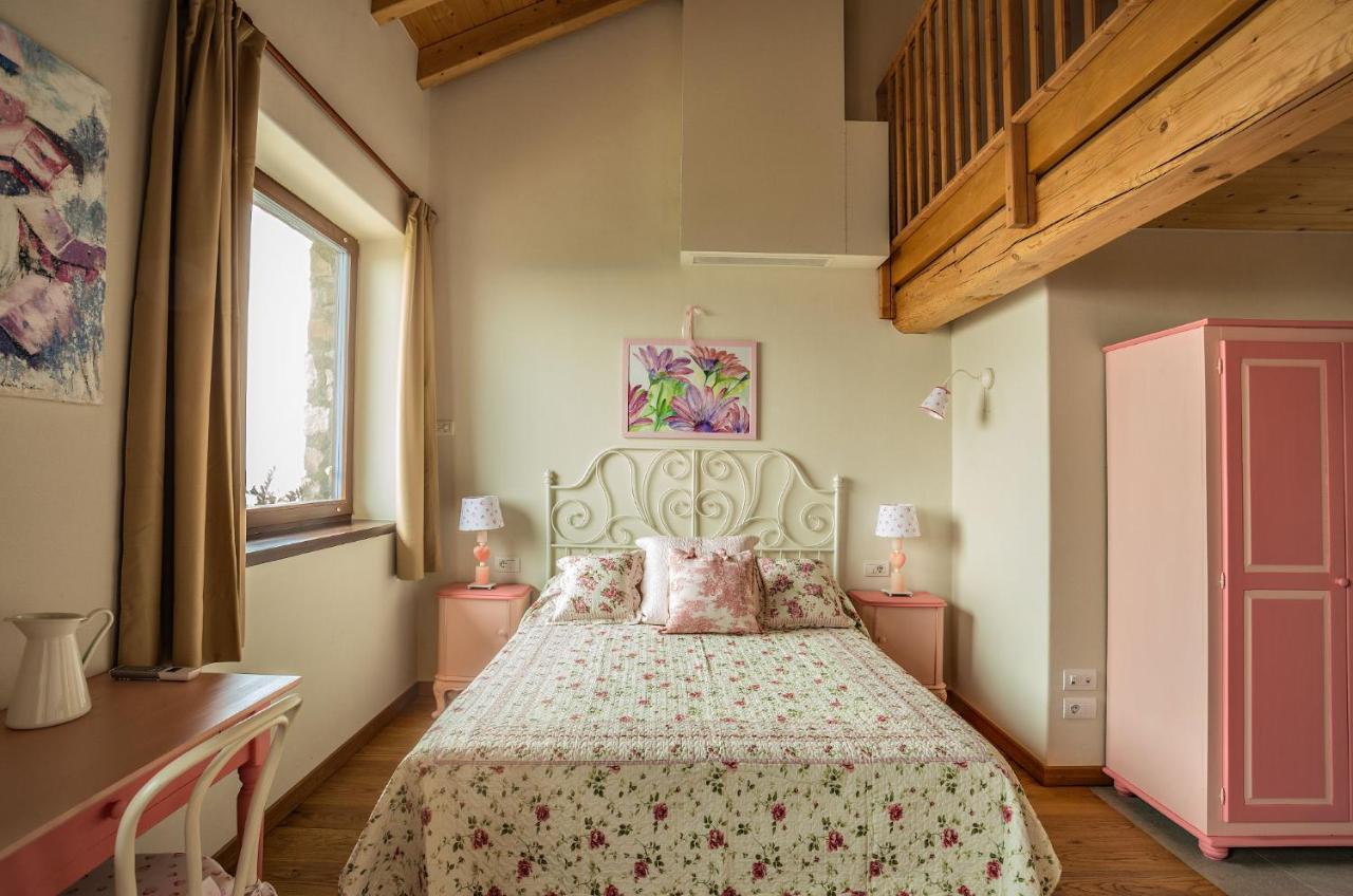 Agriturismo San Genesio Rovagnate Buitenkant foto