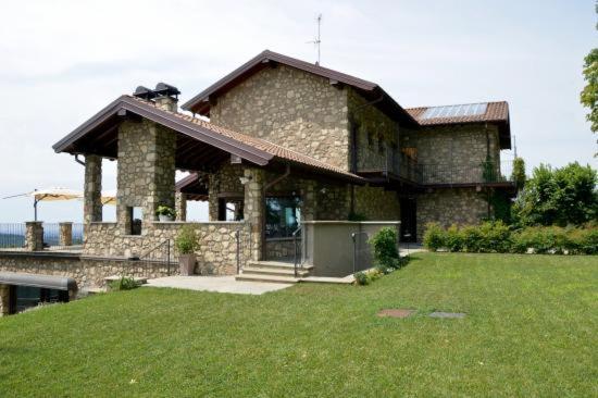 Agriturismo San Genesio Rovagnate Buitenkant foto